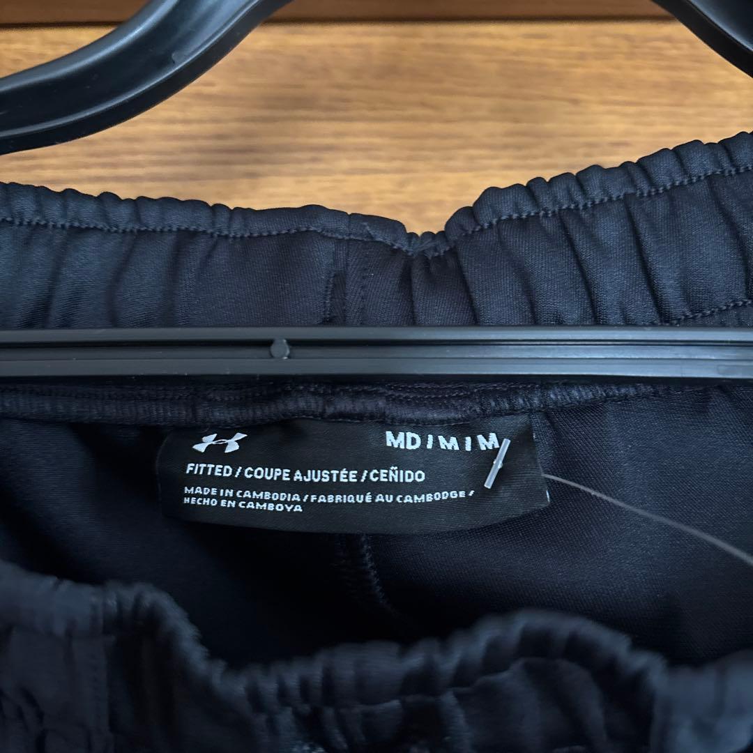 年末年始セール上下M UNDER ARMOUR ジャケット ホワイト・ブラック