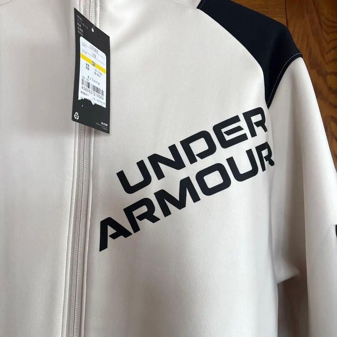 年末年始セール上下M UNDER ARMOUR ジャケット ホワイト・ブラック