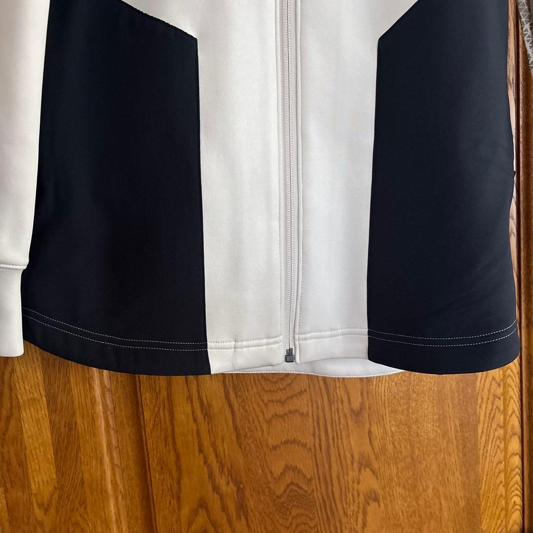年末年始セール上下M UNDER ARMOUR ジャケット ホワイト・ブラック