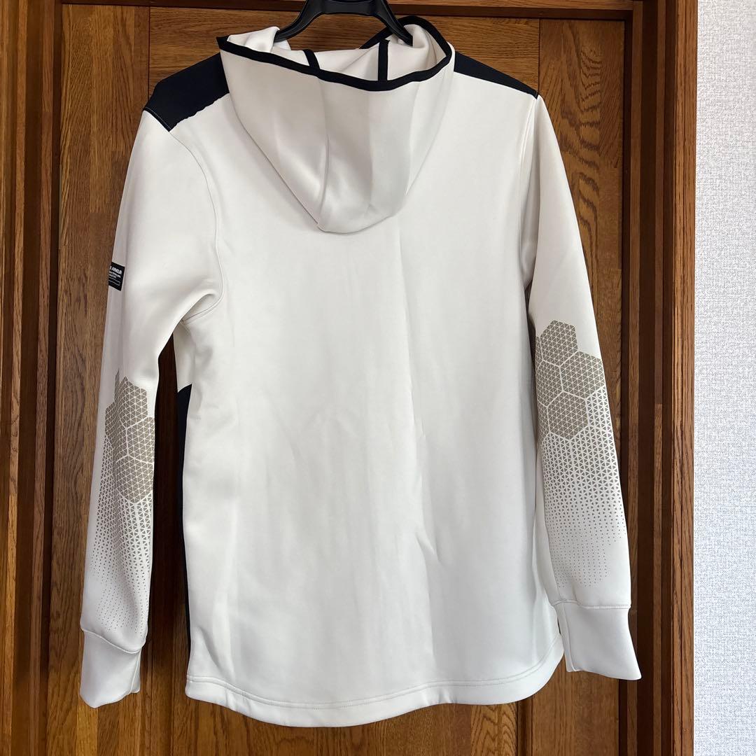 年末年始セール上下M UNDER ARMOUR ジャケット ホワイト・ブラック