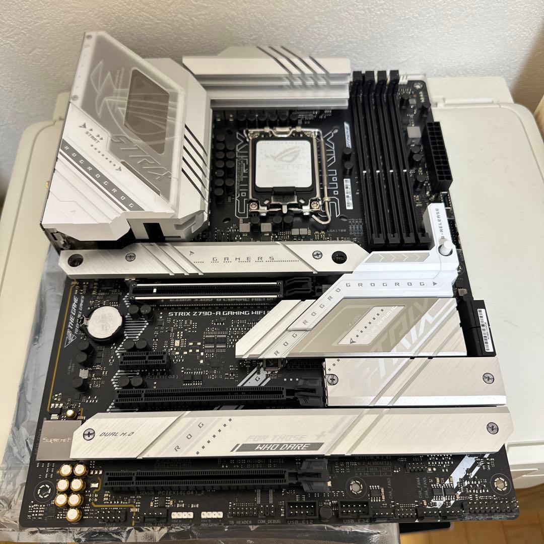 ROG STRIX Z790-A GAMING WIFI D4 マザーボード