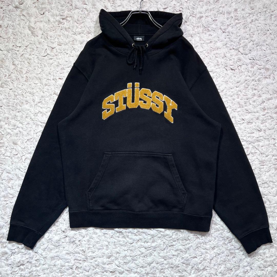 『超人気』　ステューシー　パーカー　パイル刺繍ロゴ　アーチロゴ　ブラック　【L】