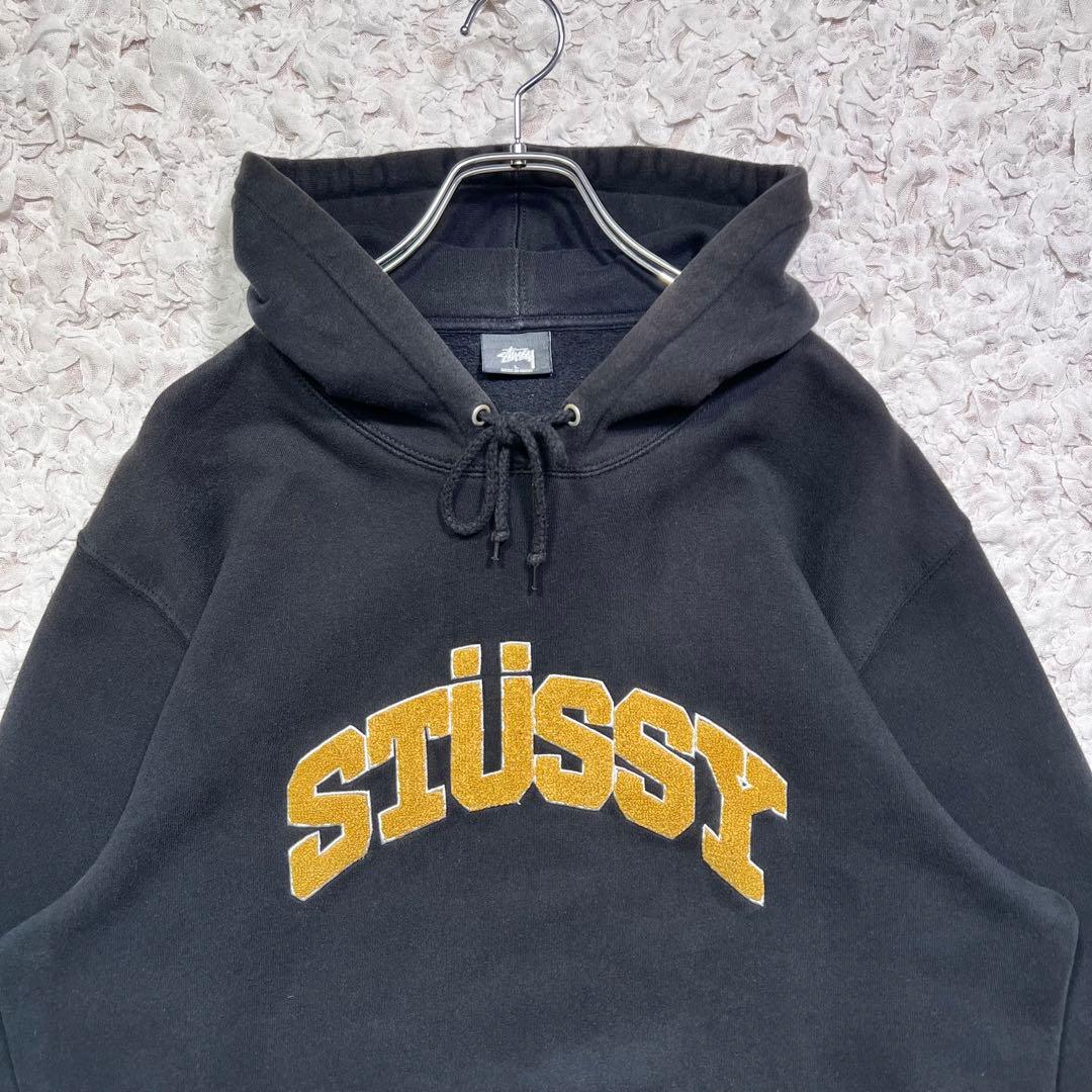 『超人気』　ステューシー　パーカー　パイル刺繍ロゴ　アーチロゴ　ブラック　【L】