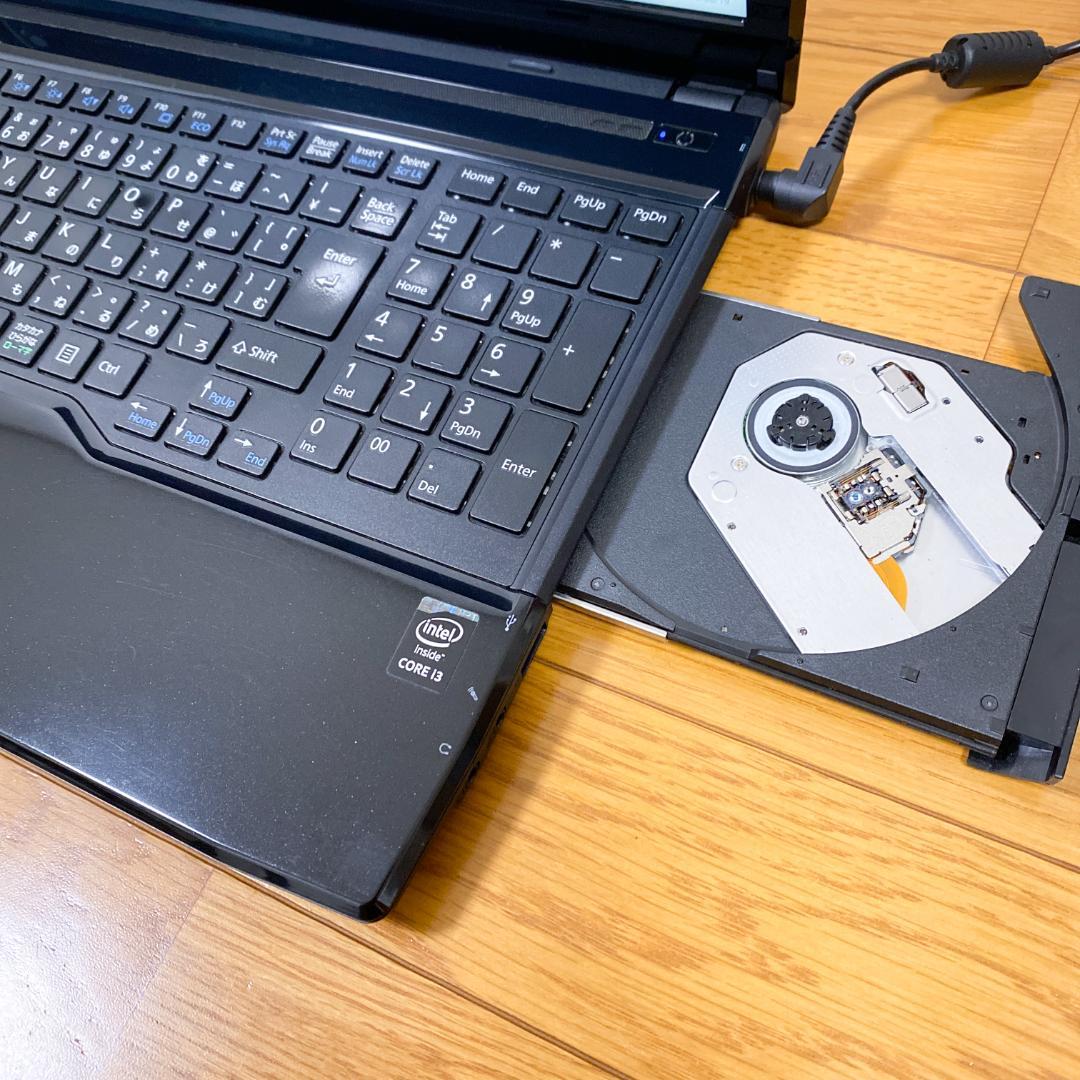 富士通 快適ノートパソコン✨Win11 i3 爆速SSD メモリ8 ブルーレイ