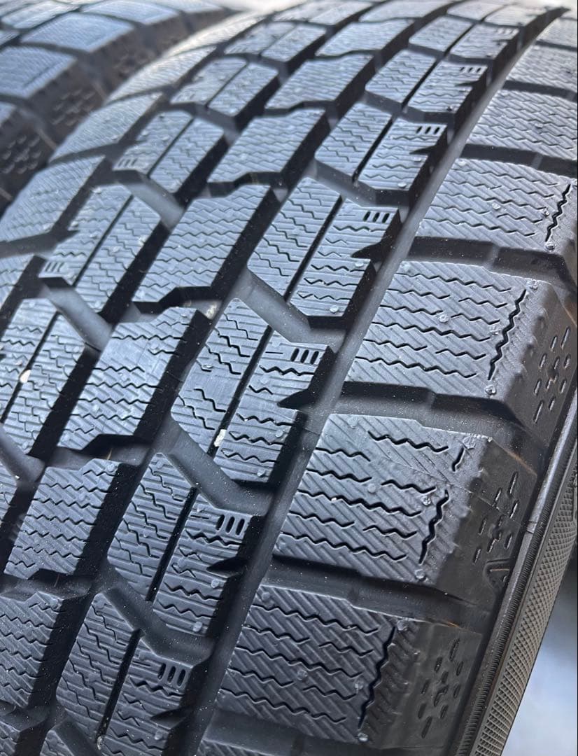 売り切り 美品 バリ溝 2024年製 プリウス スタッドレスタイヤ 4本セット
