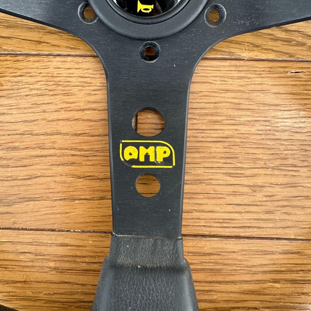 OMP ステアリング コルシカ ディープコーン レザー ホーンボタン付き