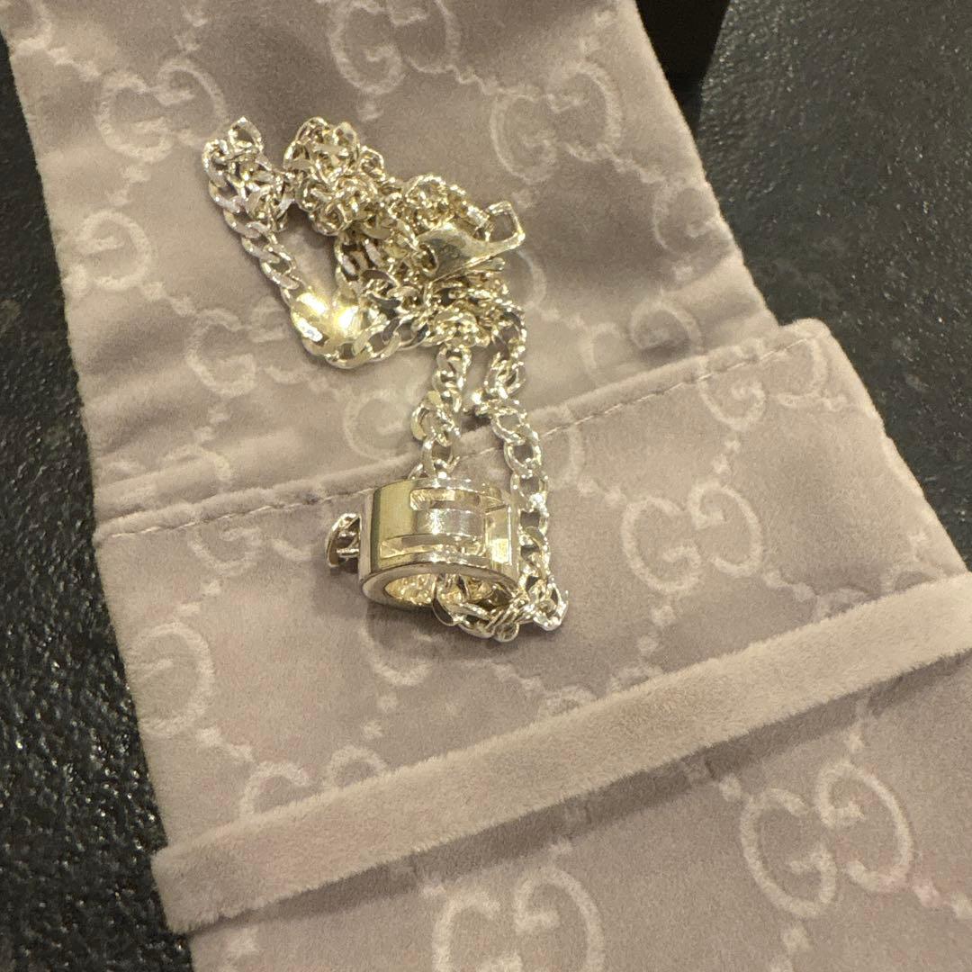 新品　GUCCI グッチ ブランデッドGロゴ ネックレス シルバー　ユニセックス