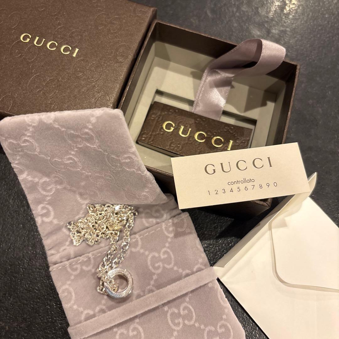 新品　GUCCI グッチ ブランデッドGロゴ ネックレス シルバー　ユニセックス