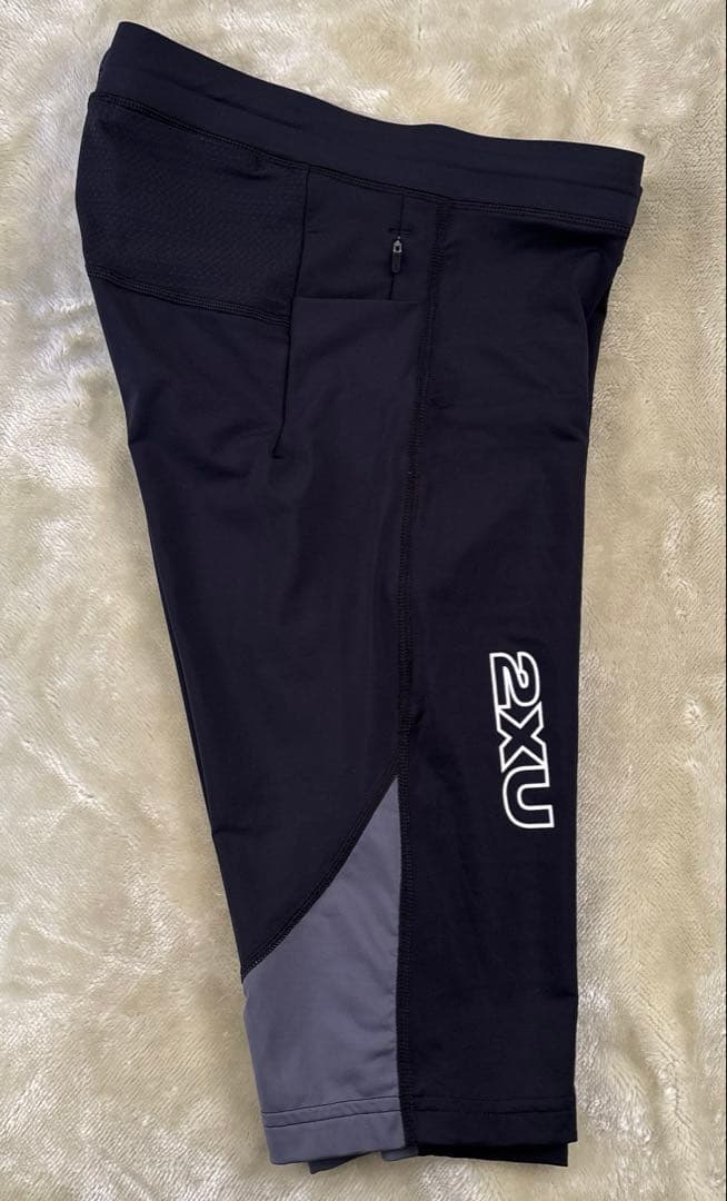 2xuツータイムズユー　ライトスピードリアクトコンプレッションショートショーツ