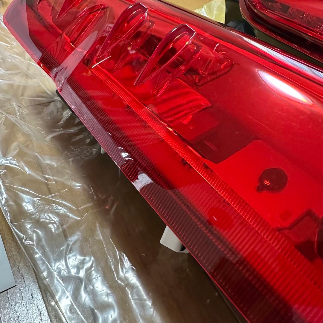 トムス　テールランプ　ハイエース　TOM’S フルLEDテールランプ