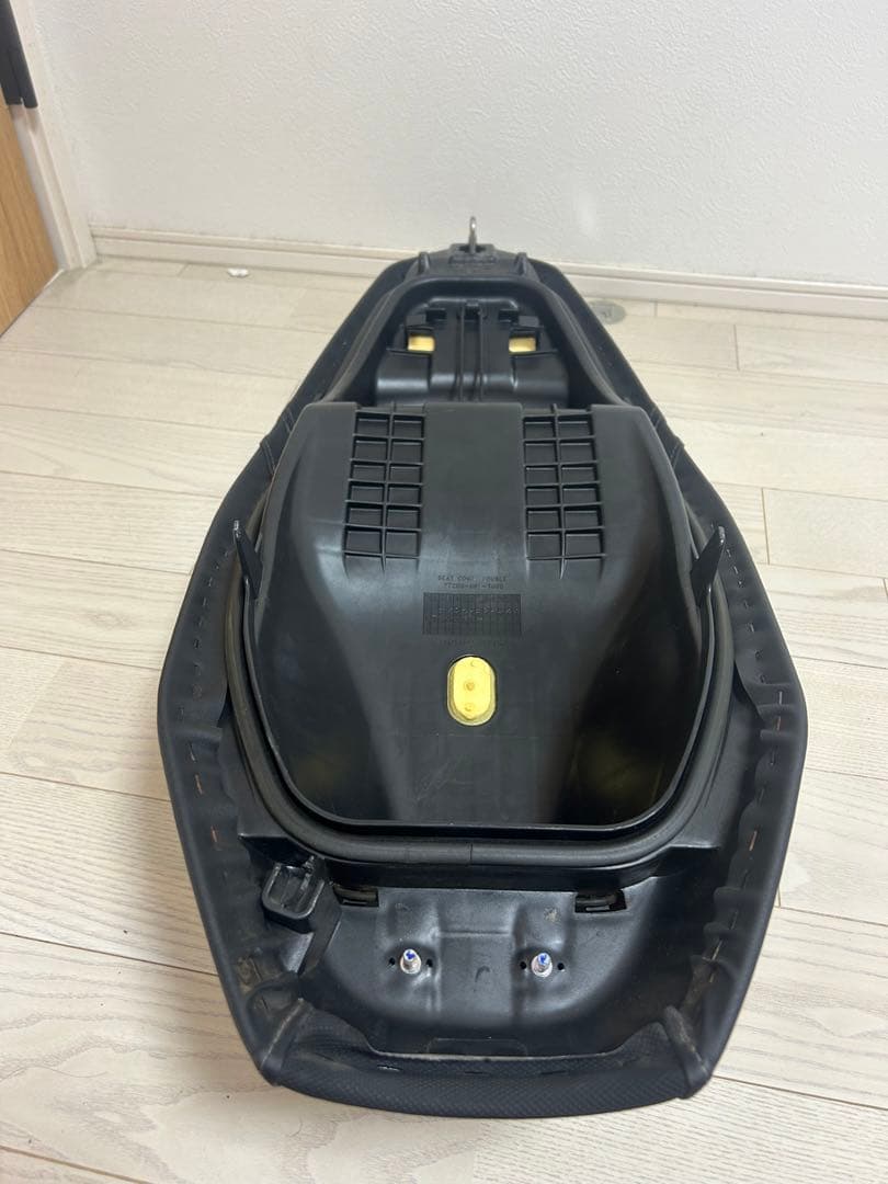 pcx jf81 HONDA 純正シート　即決なら9000今日なら発送可