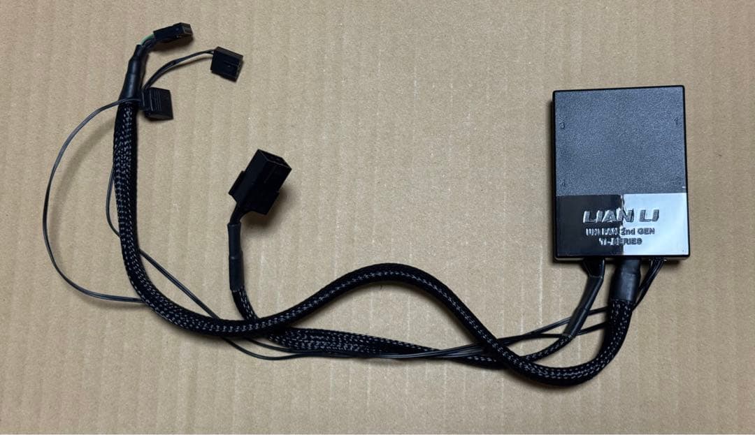 Lian Li UNI FAN TL LCDホワイト 8個+ファンコントローラー