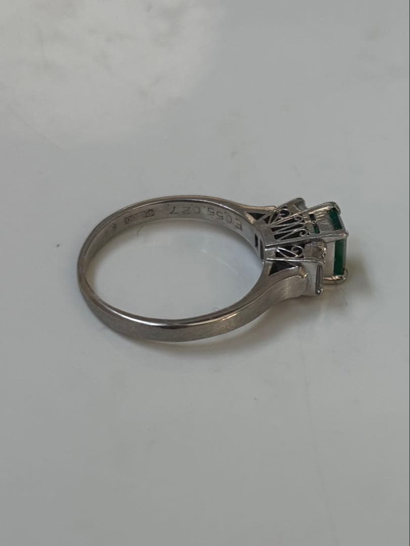エメラルド ダイヤモンド 3ストーンリング
