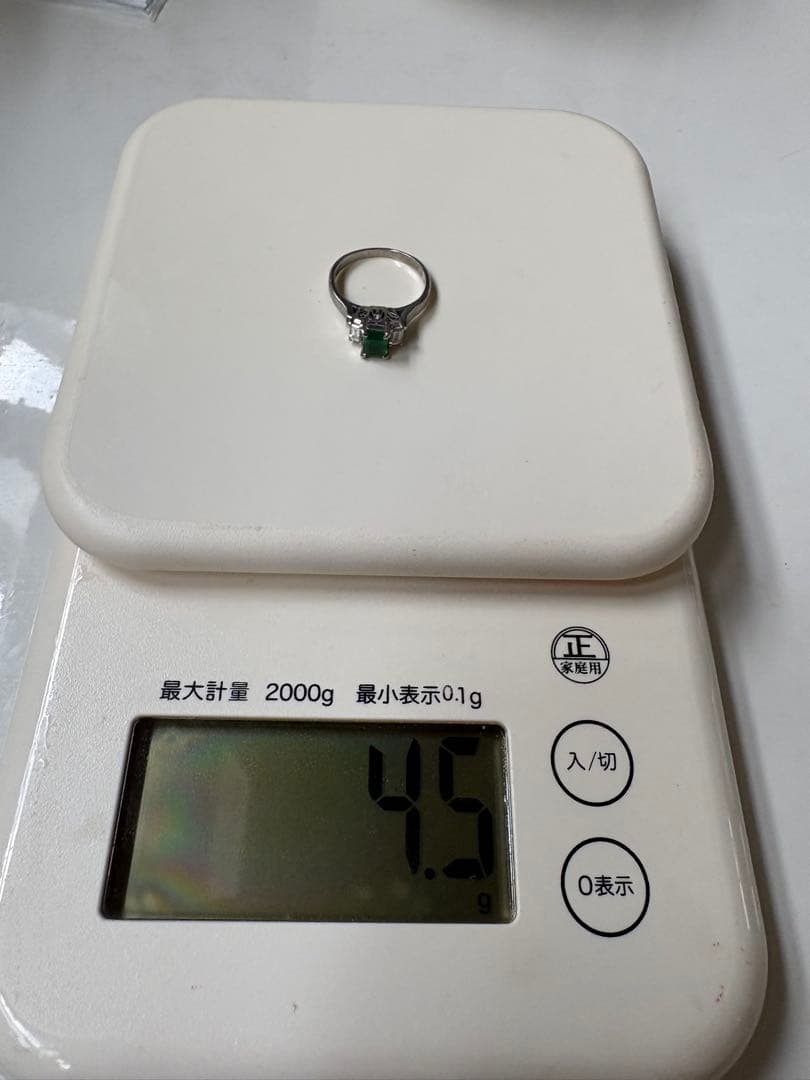 エメラルド ダイヤモンド 3ストーンリング