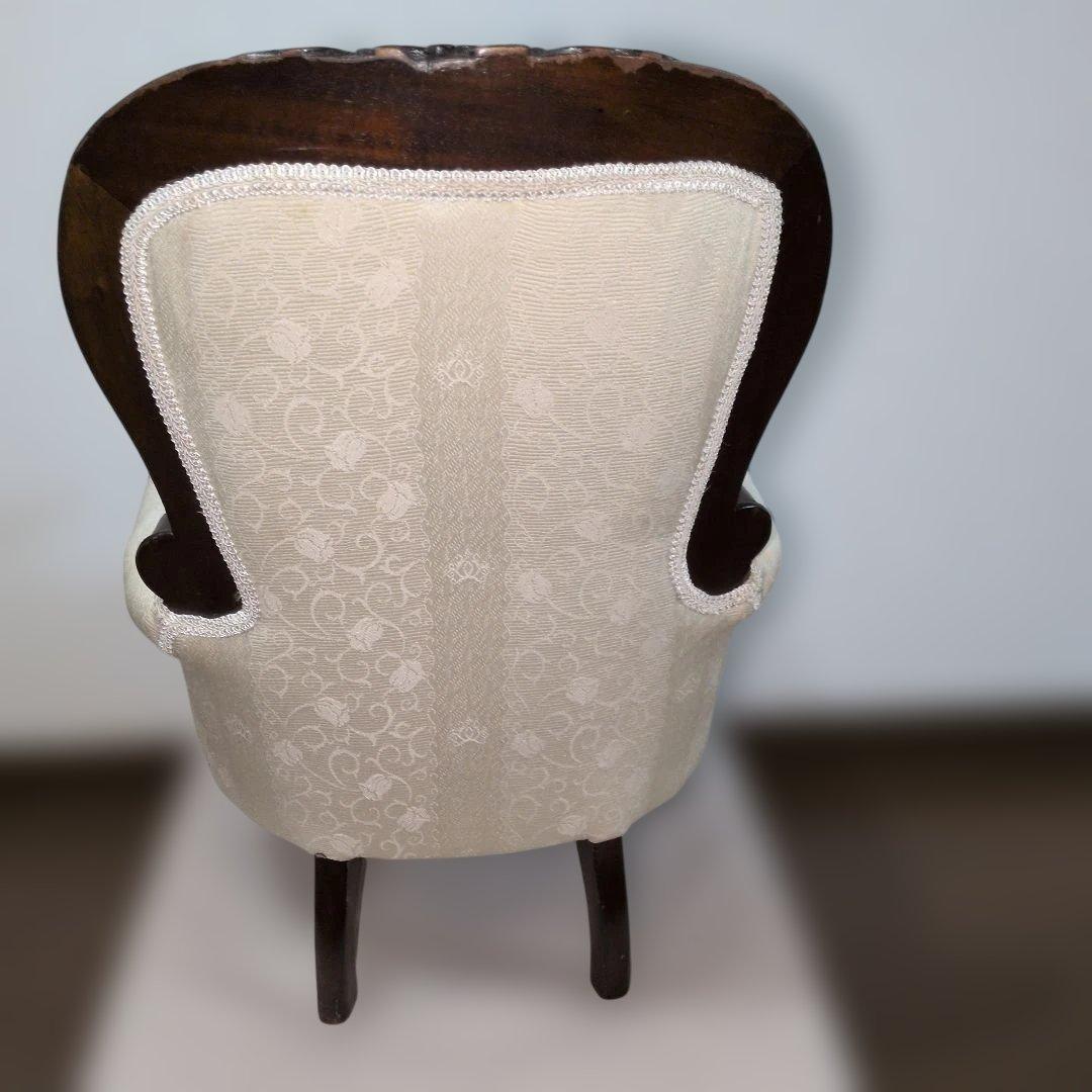 クラシック　クリーム色　布張り椅子 ドール用チェア