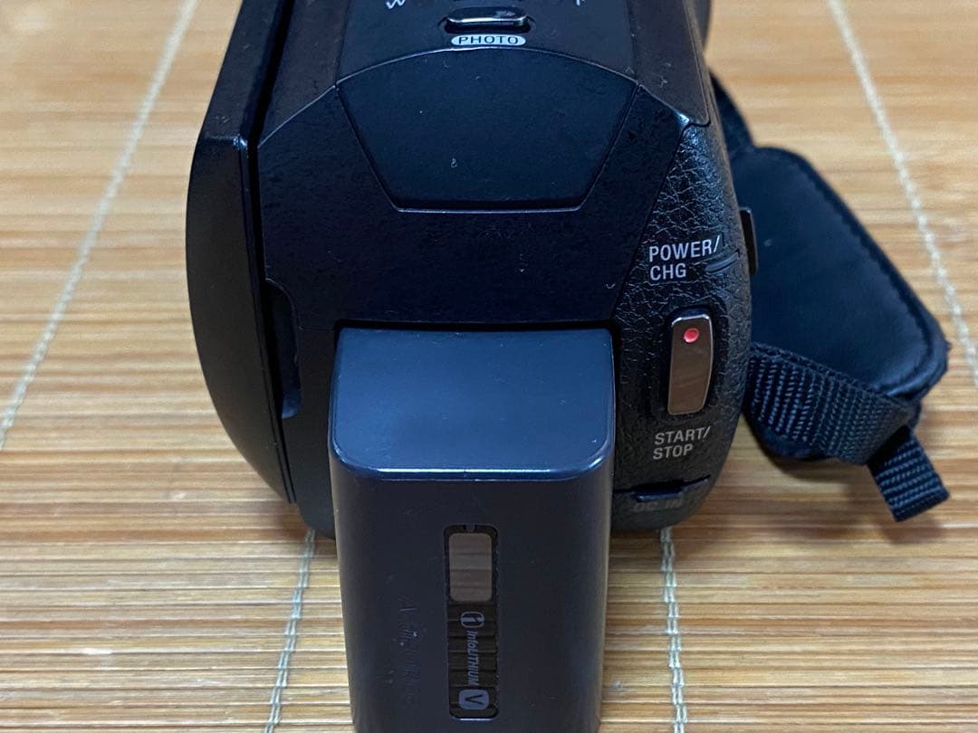 SONY FDR-AX40 4Kビデオカメラ 本体　中古　一部分割れあり