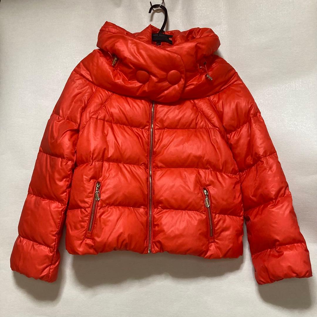 100%ダウン　100%毛皮　大きめボタンが可愛いオレンジのダウンジャケット