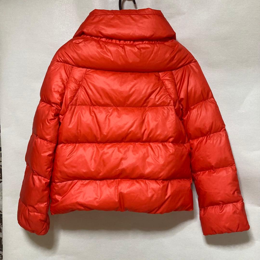 100%ダウン　100%毛皮　大きめボタンが可愛いオレンジのダウンジャケット