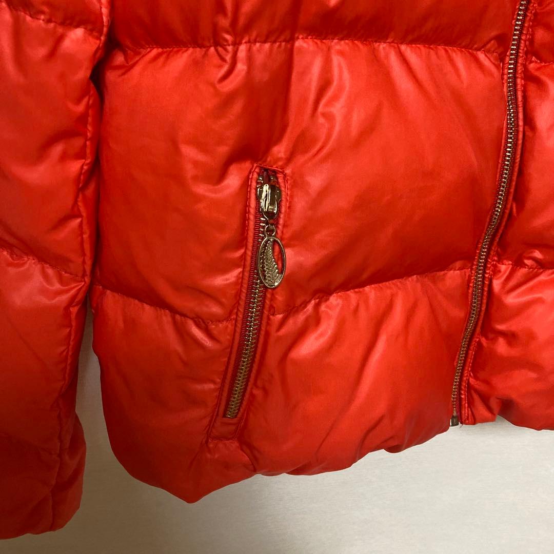 100%ダウン　100%毛皮　大きめボタンが可愛いオレンジのダウンジャケット