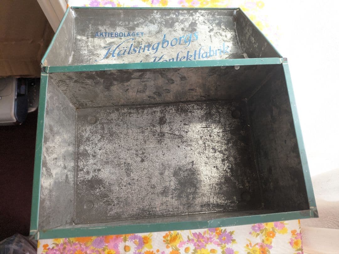 アンティーク　ティン缶　チョコレート＆キャンディボックス