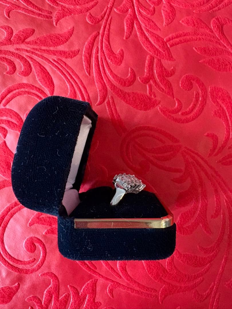 クリスタルリングセット（ハート型・フラワーデザイン）【鑑定書付】