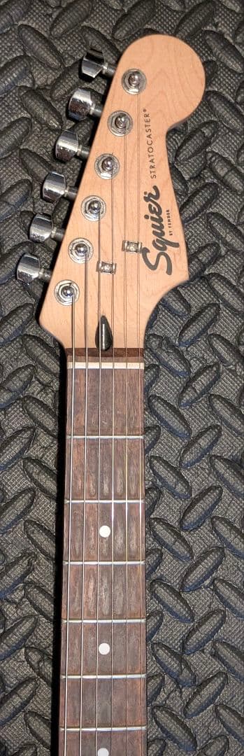 Squier by Fender Stratocaster ソフトケース付き