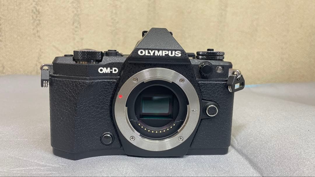 [美品] OLYMPUS OM-D EM-5 ii レンスセット