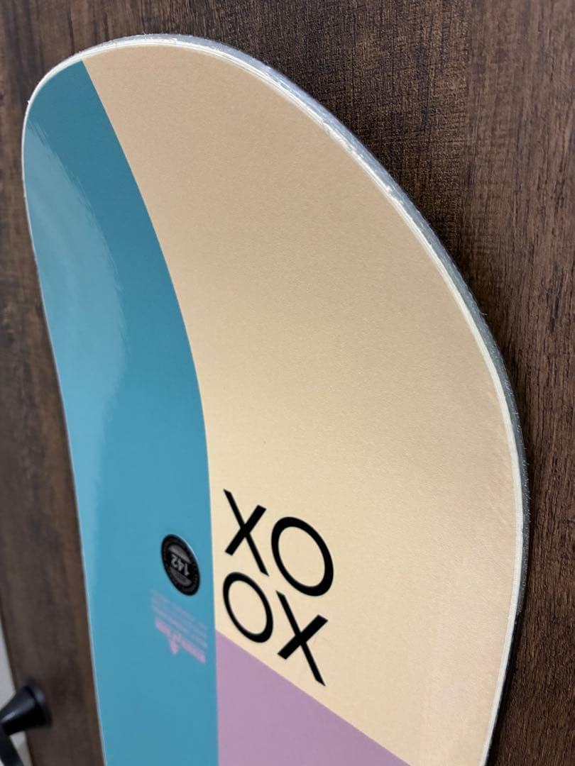美品 ROXY XOXO 142cm ロキシー スノーボード 板 ボード