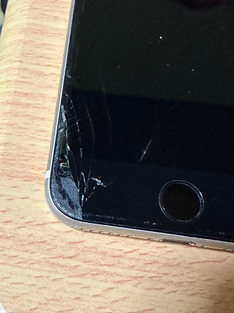 スマートフォン本体 画面ひび割れ
