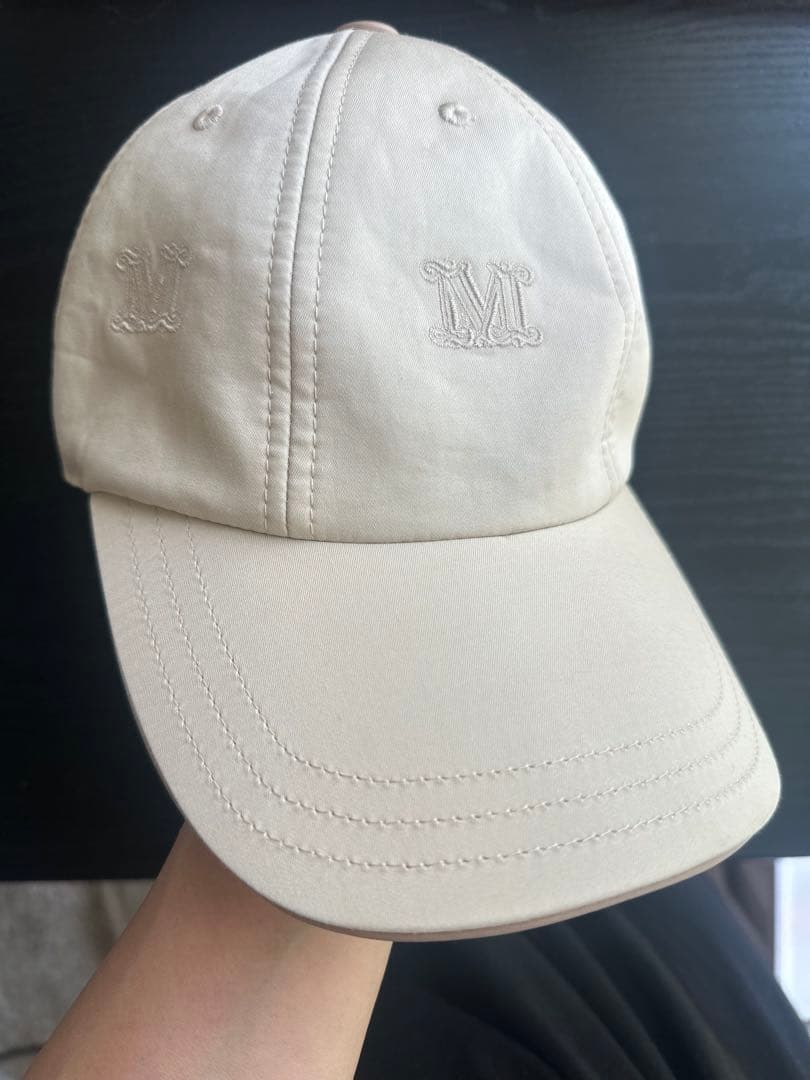MaxMara ベージュキャップ
