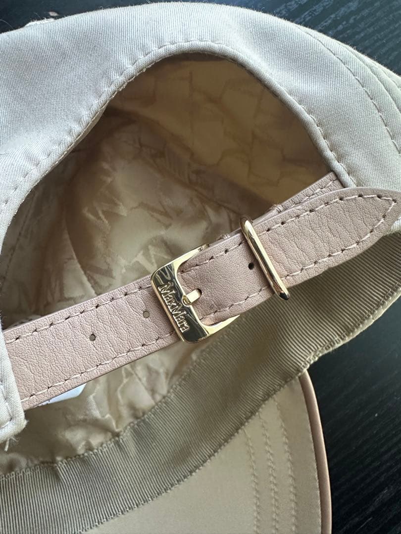 MaxMara ベージュキャップ