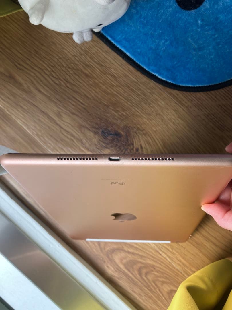 美品　iPad 第7世代32GBピンクゴールド（初期化済み）　SIM解除済み