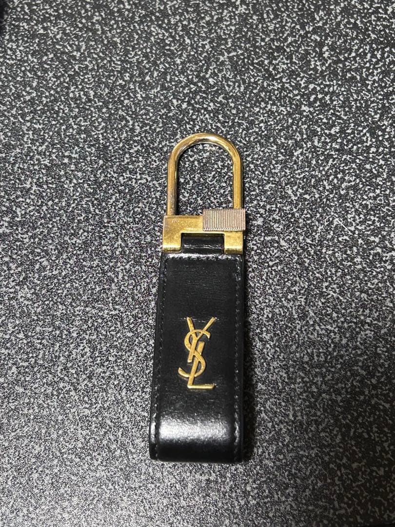 SAINT LAURENT 黒 レザー キーホルダー