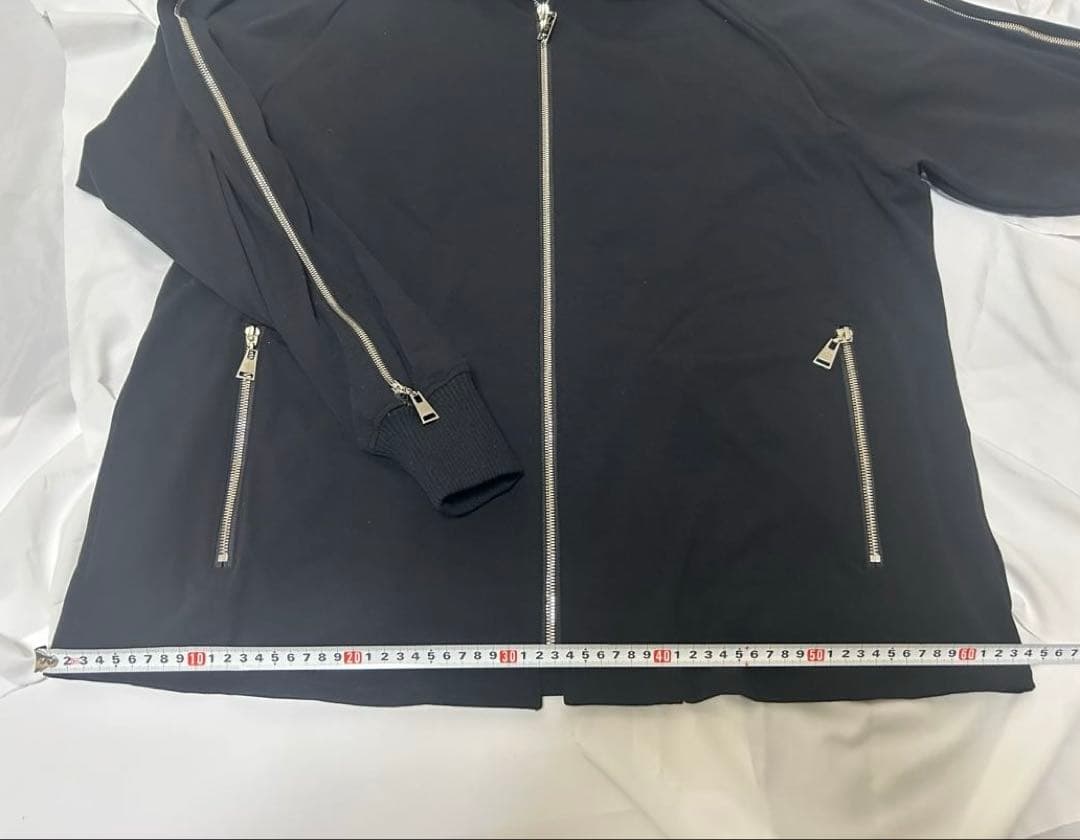 黒いフルジップジャケット　ACUDO by CHANU