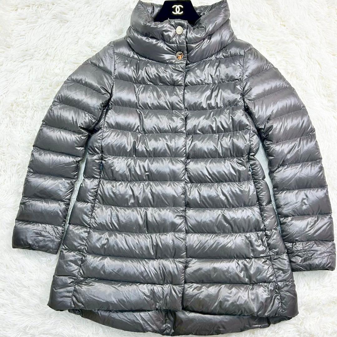 良品　ヘルノ　アメリア　ダウンコート　軽量ナイロン　グレージュ　42