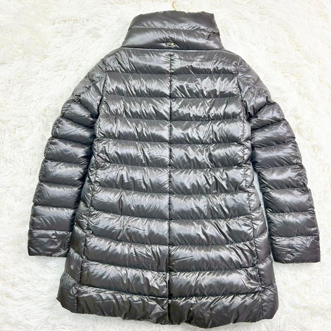 良品　ヘルノ　アメリア　ダウンコート　軽量ナイロン　グレージュ　42