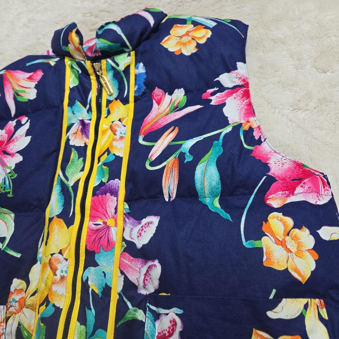 レオナール LEONARD ダウンベスト フラワー柄 ゆったりサイズ ネイビー