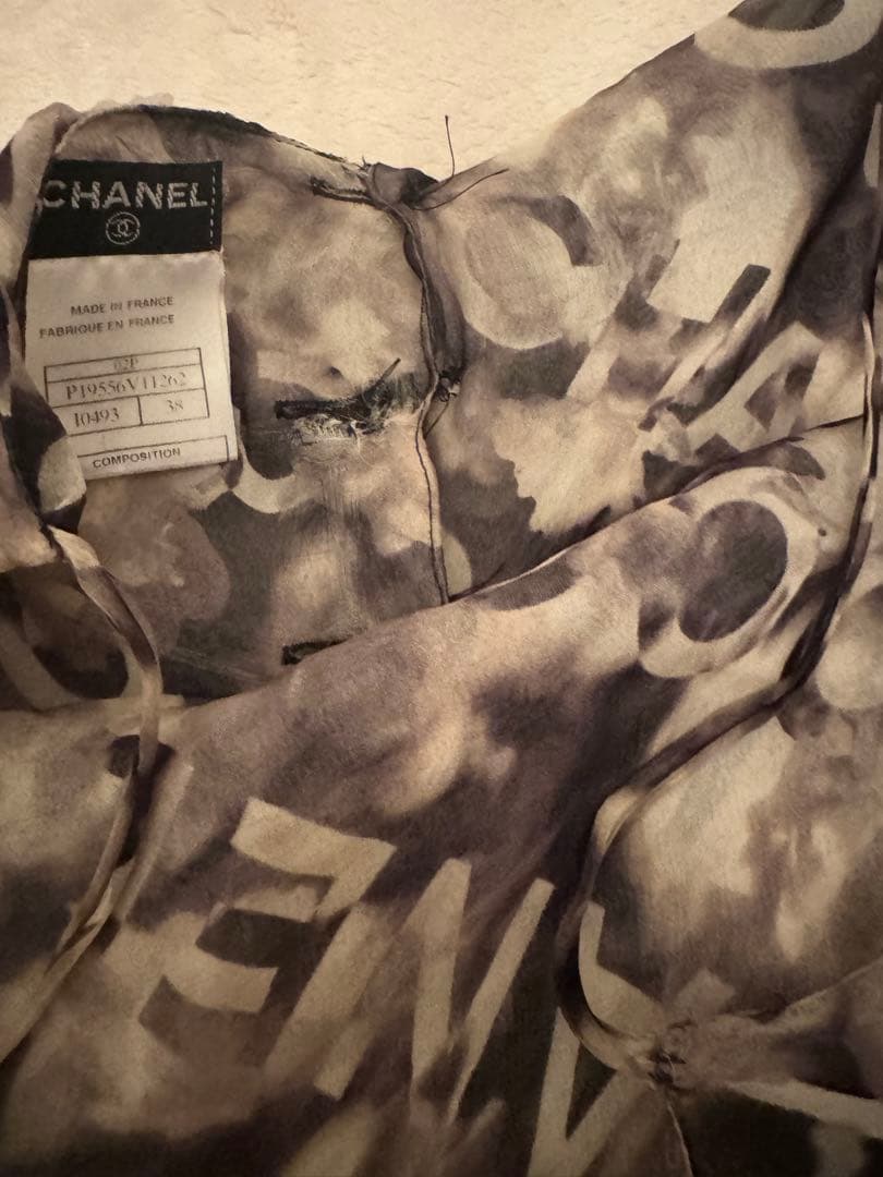 シャネル　シルクロゴストール付きキャミソール