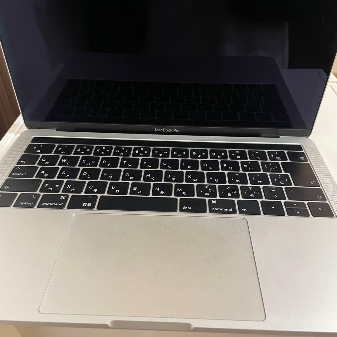 ＊MacBook Pro 13-inch, 2019,シルバー レザースリーブ付