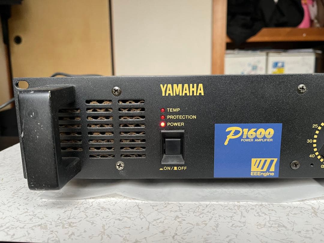 YAMAHA P1600 パワーアンプ