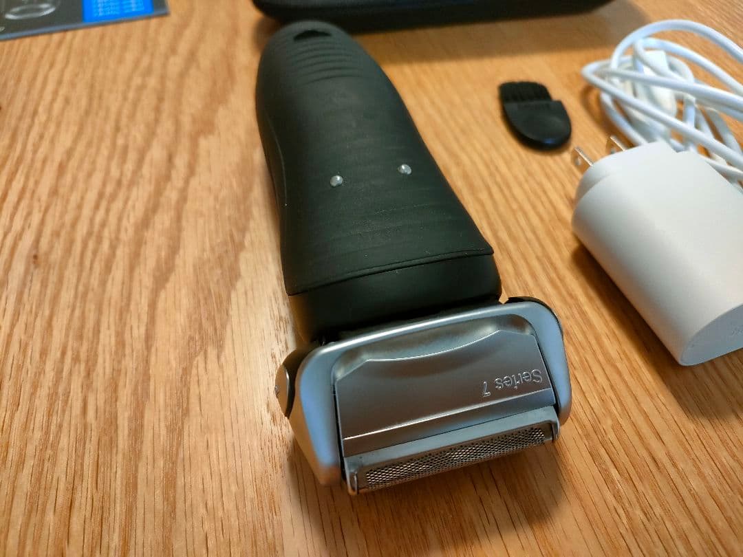 BRAUN Series7 メンズ 電気シェーバー 限定パック 髭剃り ブラウン