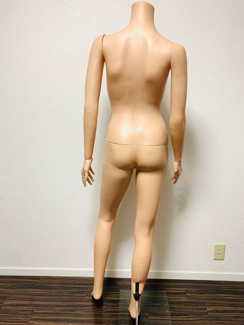 女性 マネキン 等身大 ’ ガラス台座付き '　ベージュ 160cm