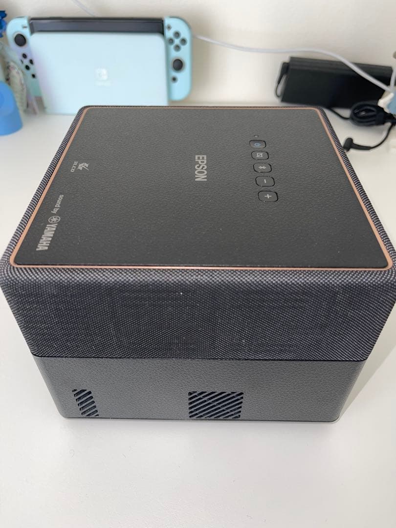 [値下げ交渉歓迎] エプソン　EF-12 プロジェクター