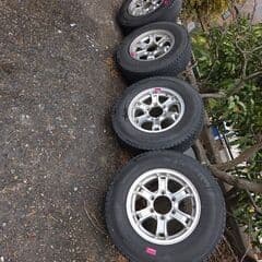 ハイエース 15インチ スタッドレスタイヤホイールセット 4本