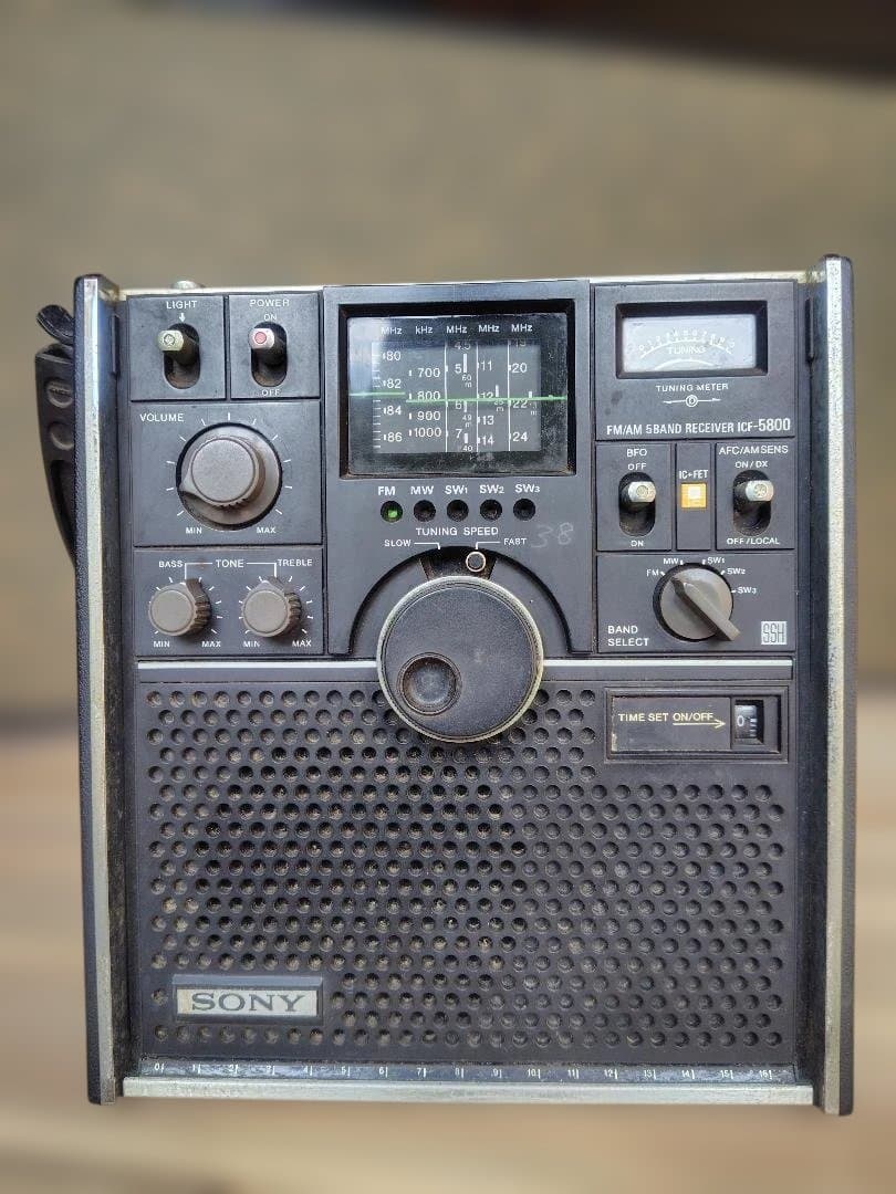 SONY ICF-5800 AM/FMラジオ受信機 （ジャンク品）