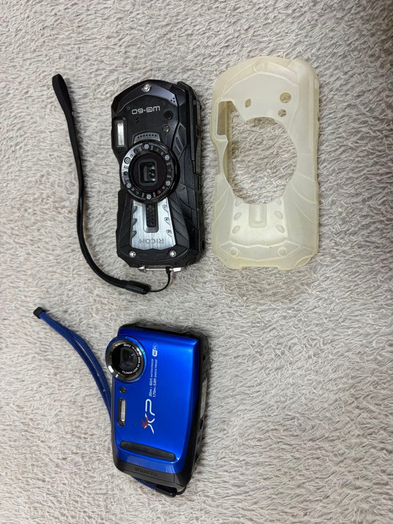 W60 ブラック デジタルカメラ 防水 富士フィルム　XP120