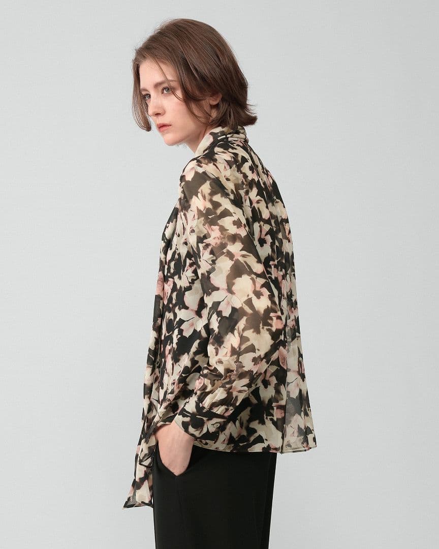 新品*定価3.7万 セオリーリュクス 今季完売 フローラルプリントブラウス
