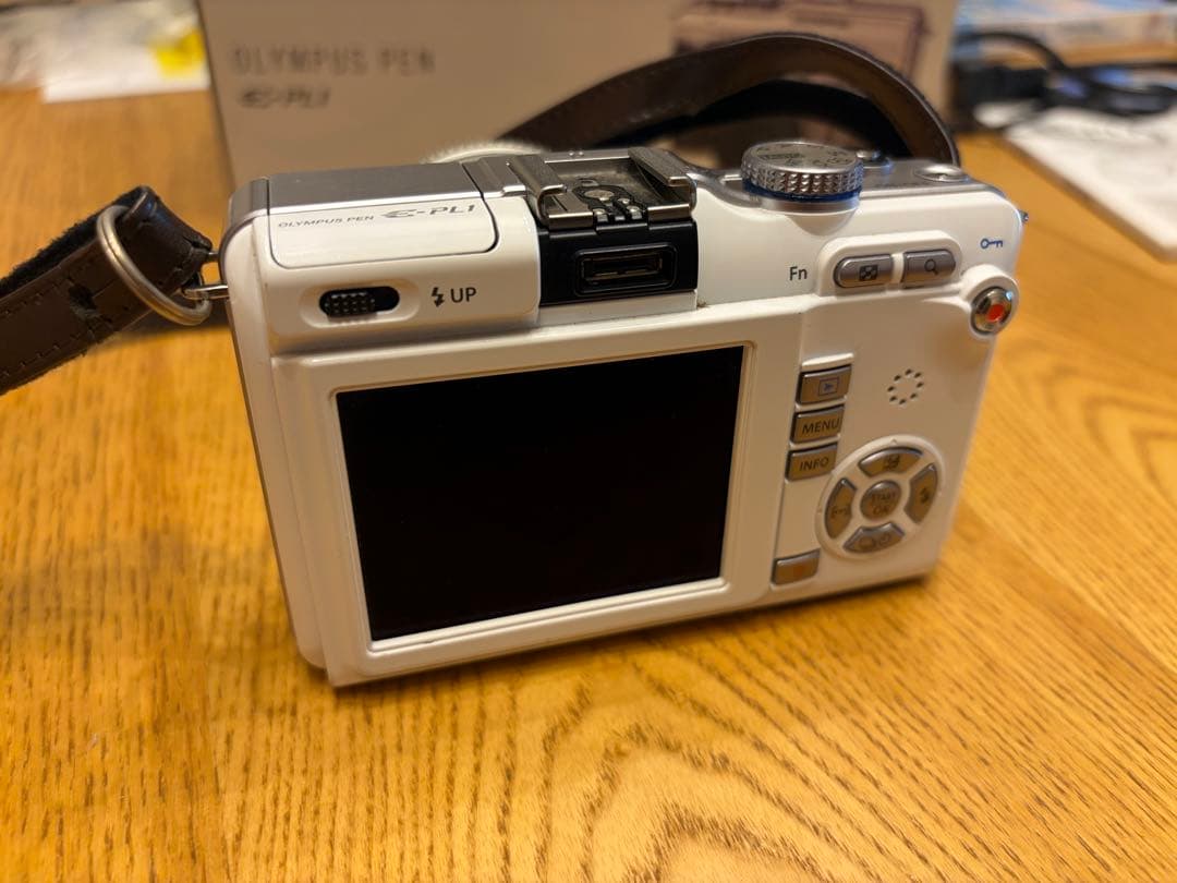 オリンパス PL1s ミラーレスカメラ