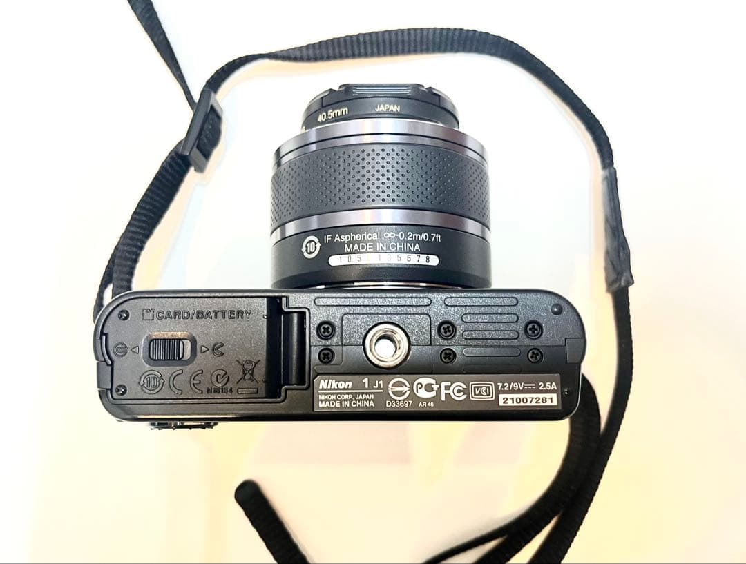 Nikon 1 J1 ミラーレスカメラ一眼 J1 本体 レンズ 充電器 ケース付