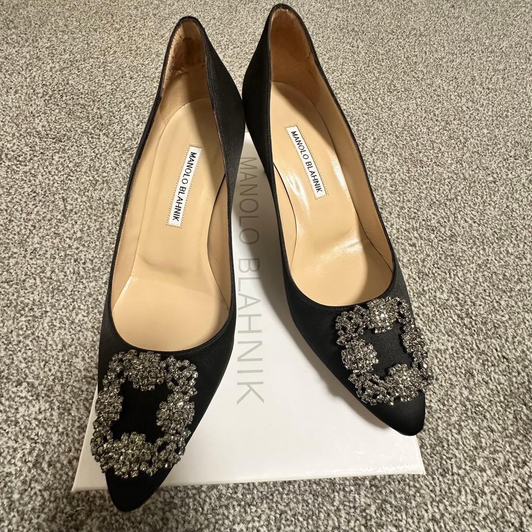 ソ*ン様 マロノブラニク　サテンパンプス　ブラック　サイズ38